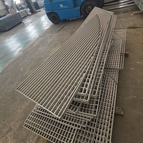 定制鋼格板 vs 標準尺寸？哪種更劃算？