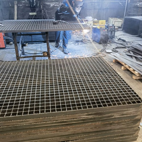 鋼格柵選購雷區(qū)：這 5 種產品再便宜也別買